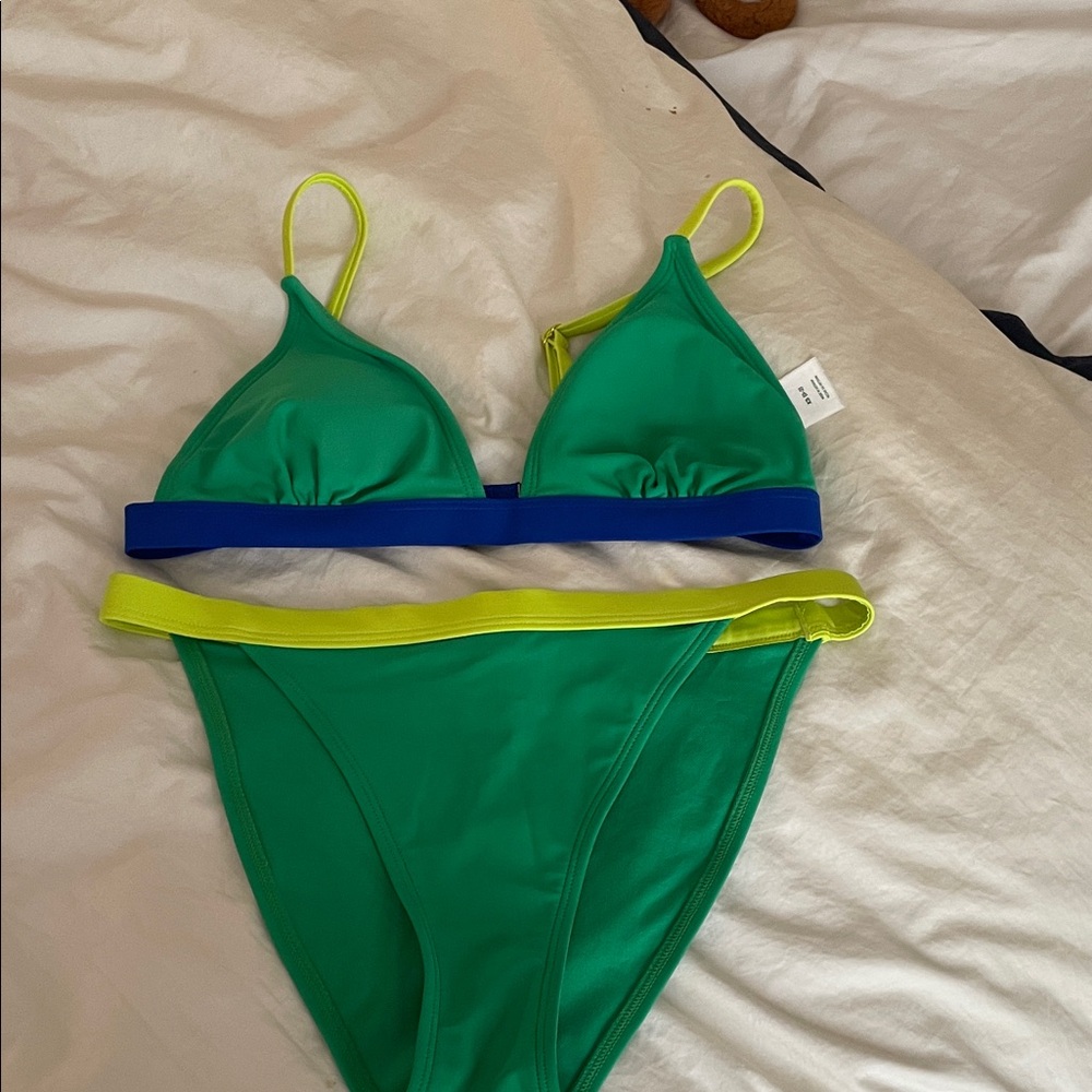 Wild Fable Vibrant Green and Yellow Top
